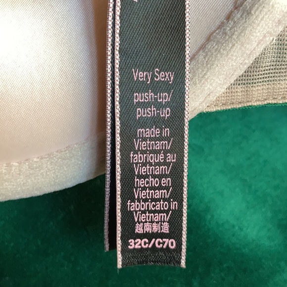 Victoria Secret Very Sexy push up bra - Picture 3 of 3